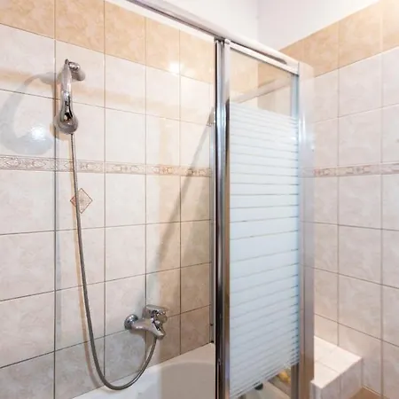 Holiday home Exellent Guest Prestige Asprogerakata