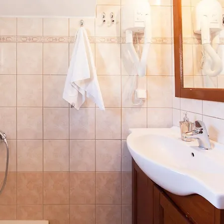 בית נופש Exellent Guest Prestige Asprogerakata